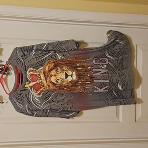 The KING shirt Mens Size 4X By CONTENDER LION ON FRONT